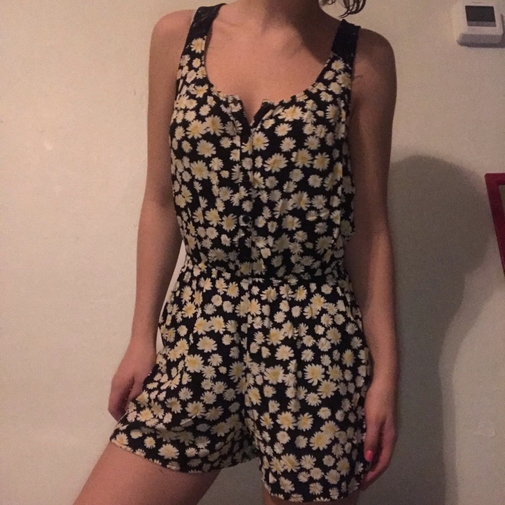 LAST CHANCE Buttoned Floral Romper